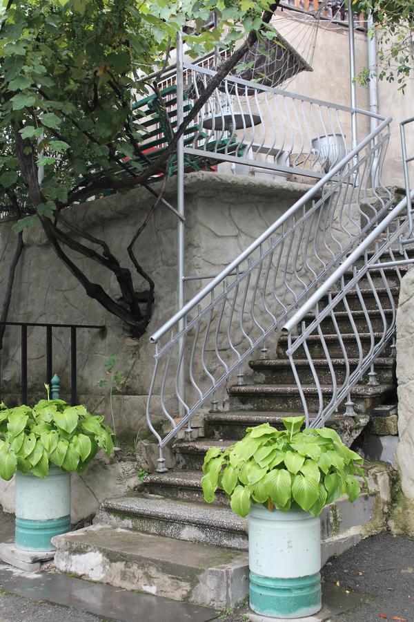 Mariko Hotel Bordzjomi Buitenkant foto